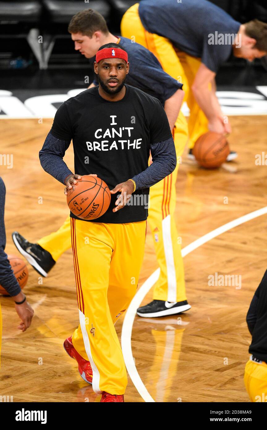 LeBron James wears 'I can't breathe' shirt before Cavs game