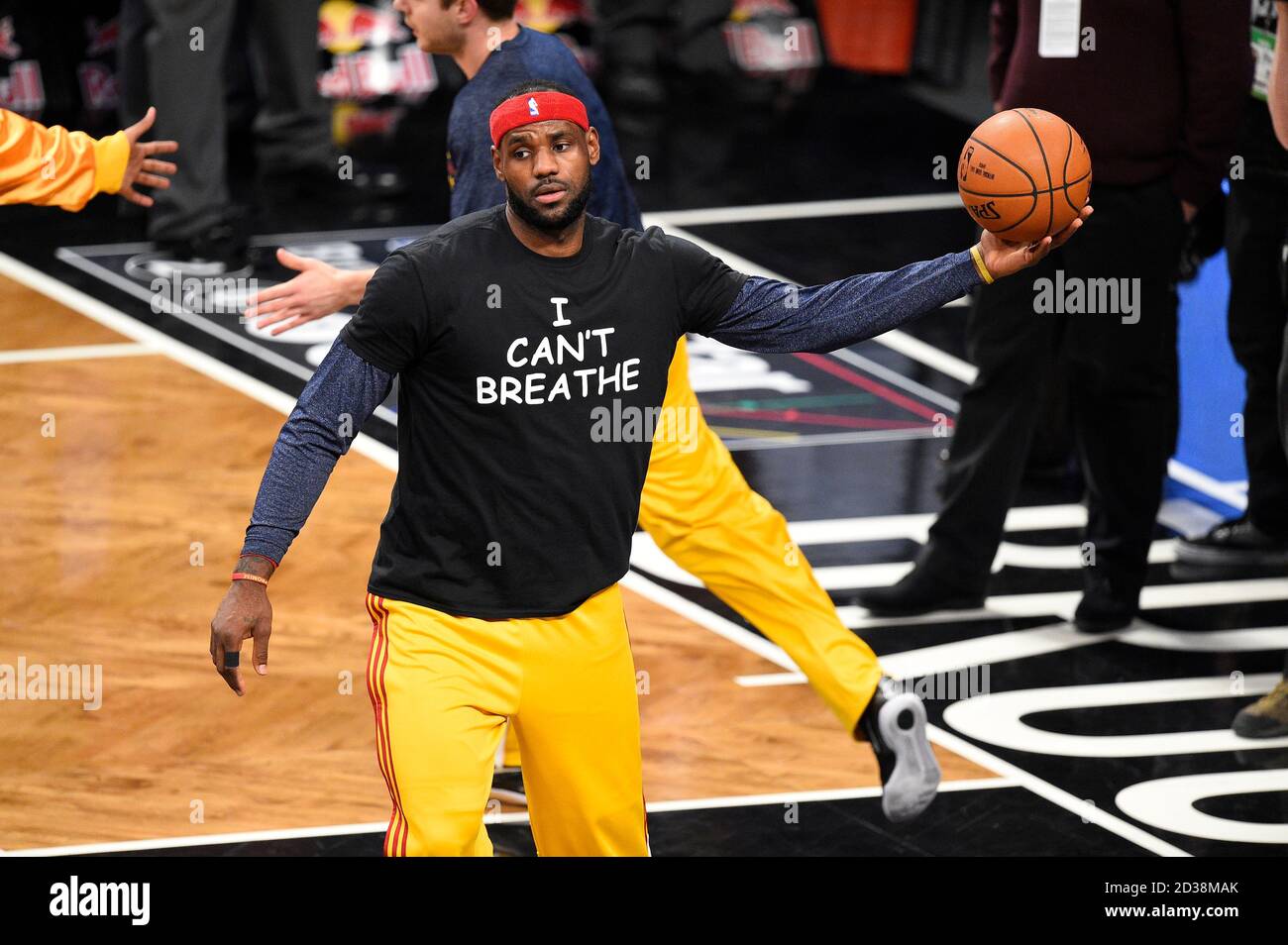 Cleveland Cavaliers forward LeBron James wears a 'I can't Breathe' t shirt to honor the fallen Eric Garner as he is introduced before the start of the Stock Photo