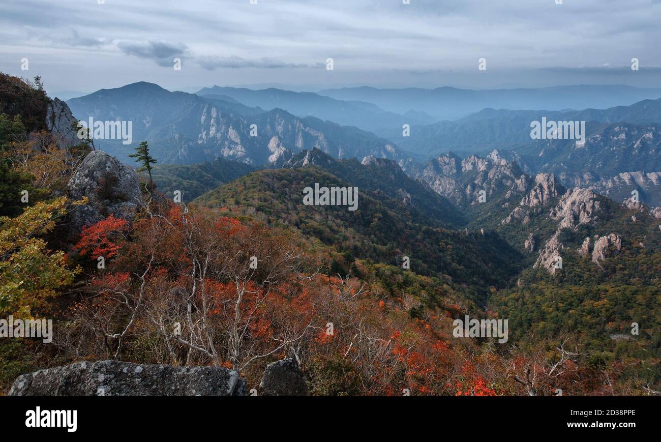 Autumn scenes in Seorak Mountain, South Korea (Seoraksan) Stock Photo