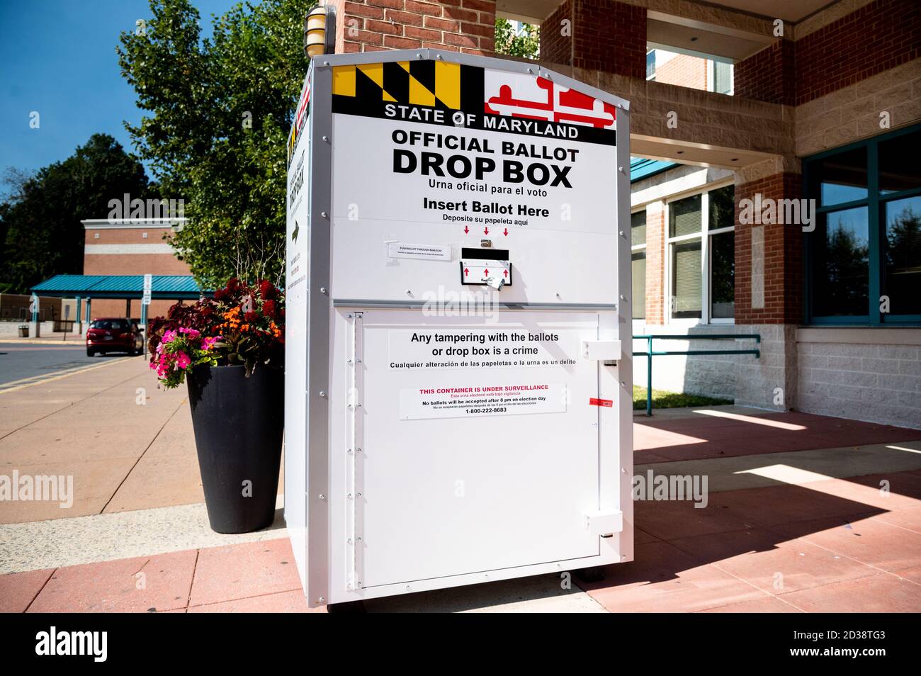 Bethesda, United States. 07th Oct, 2020. The ballot drop box seen in front of Walt Whitman High School. Credit: SOPA Images Limited/Alamy Live News Stock Photo