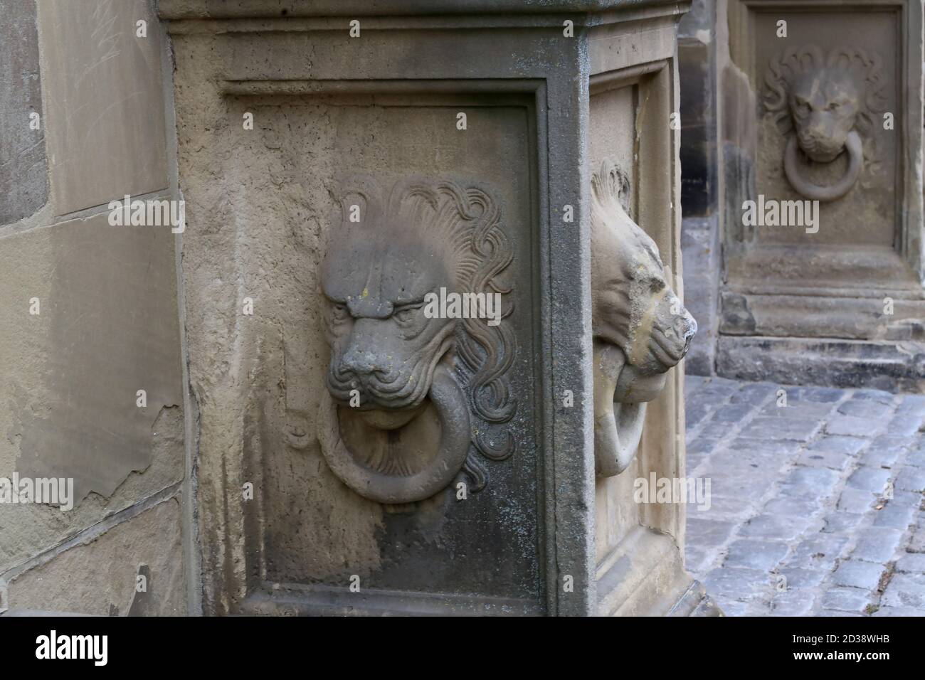 Large stone column part hi-res stock photography and images - Alamy