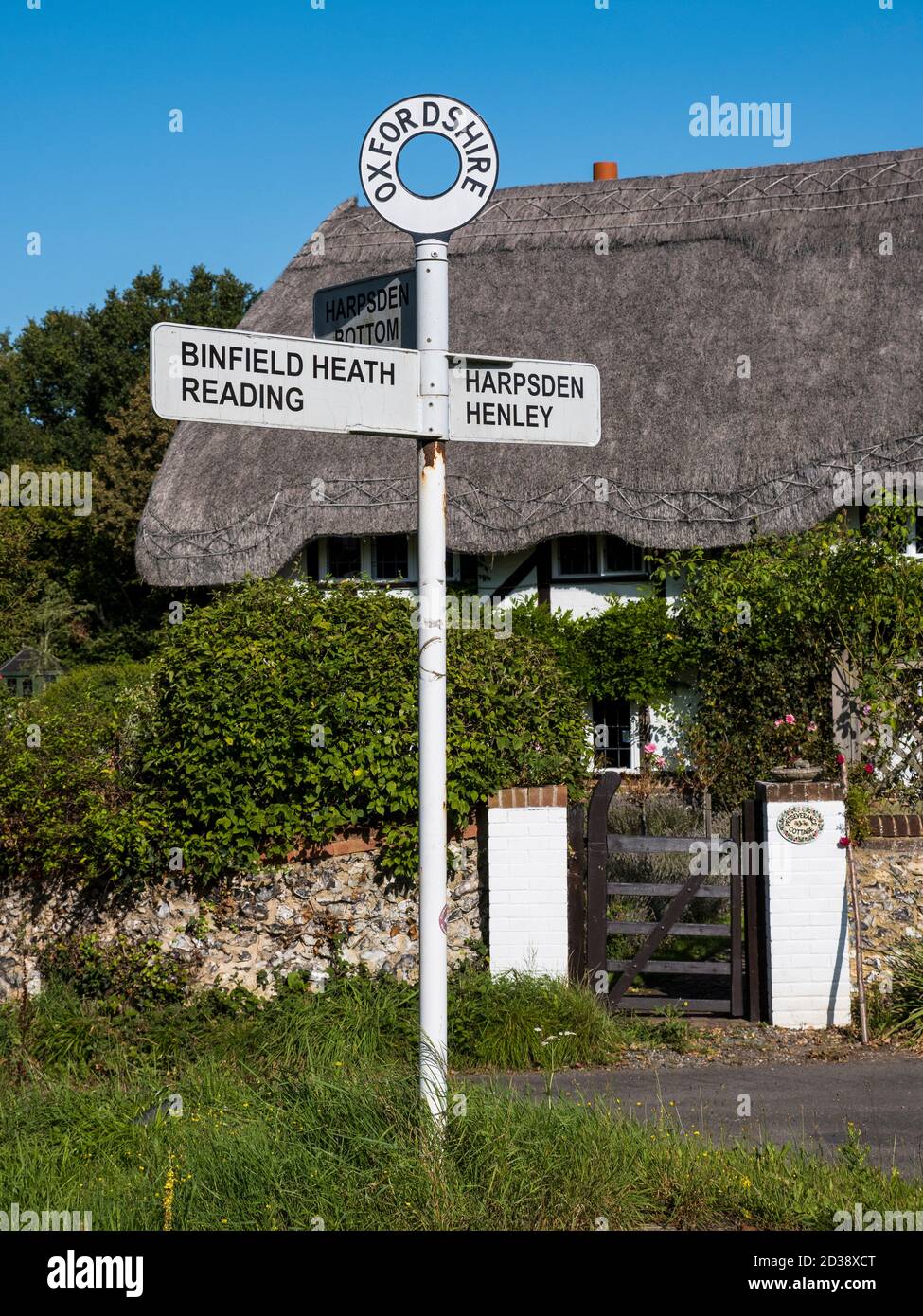 Oxfordshire Sign Post, and Cottage, Harpsden, HenleyonThames