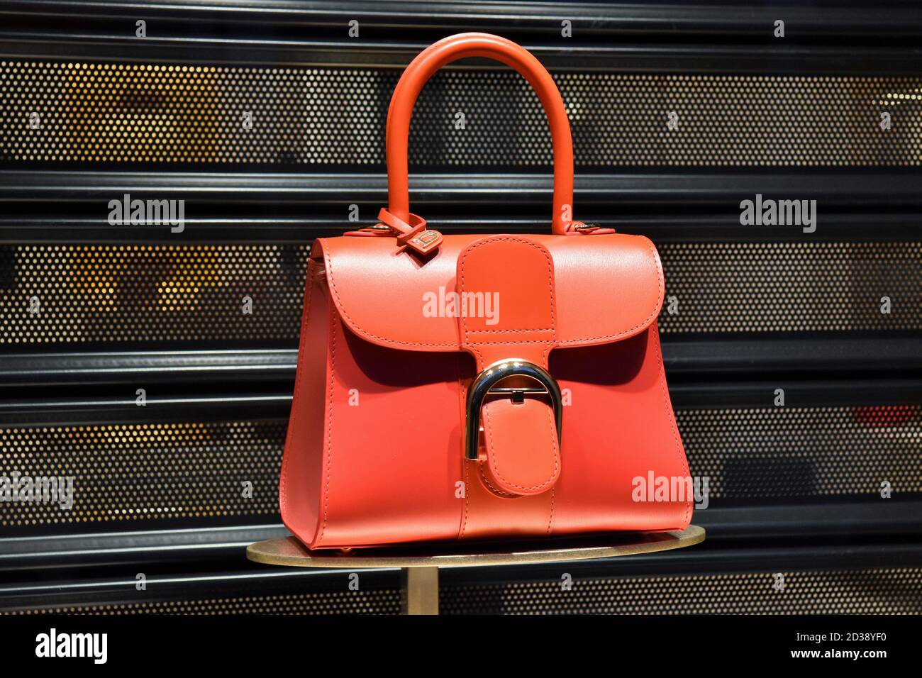 61 Delvaux Shop Images, Stock Photos & Vectors