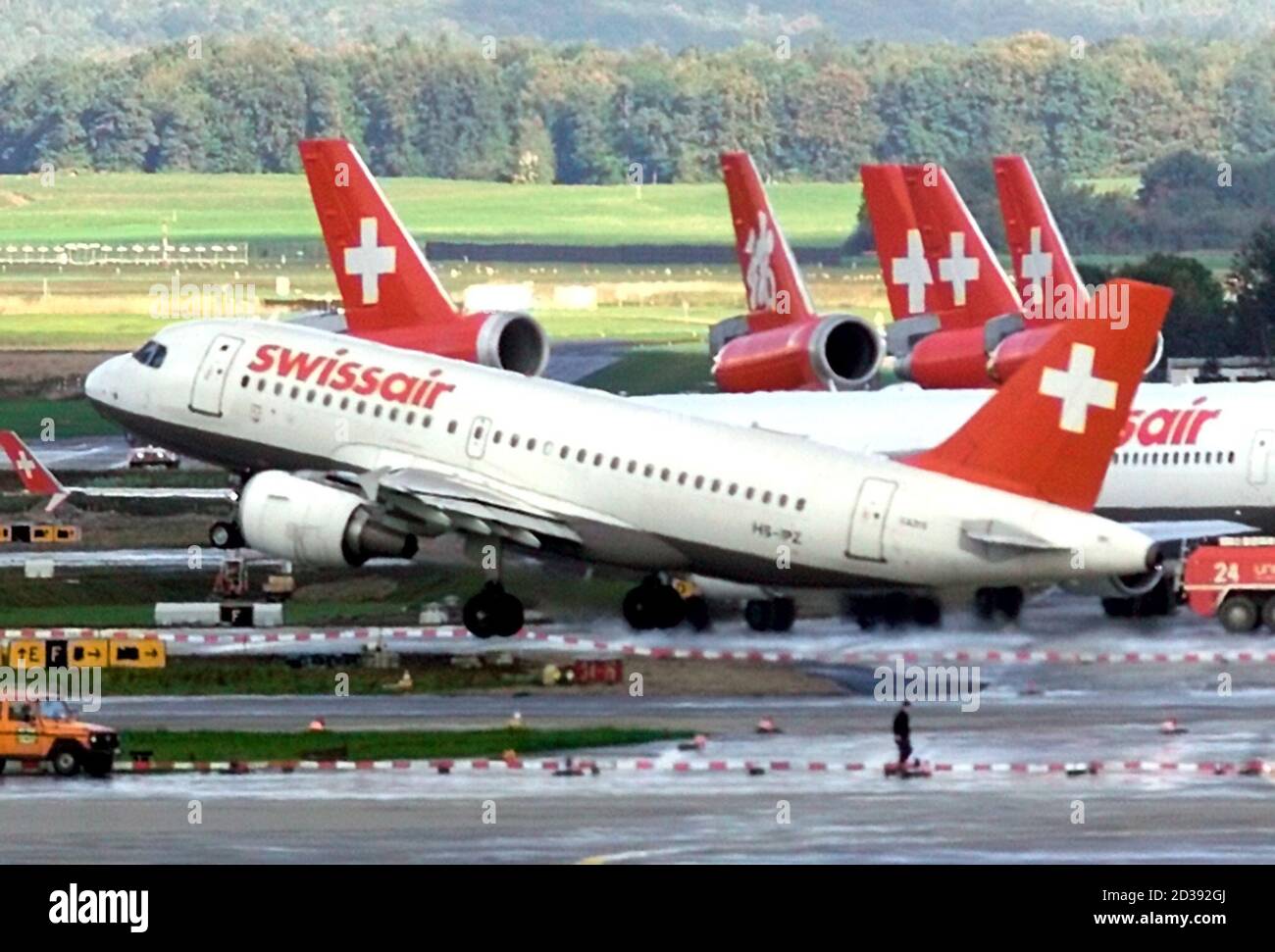 A Swissair plane takes off from Zurich airport October 4, 2001 after the  entire fleet of the colllapsed national airline was grounded for two days  due to a severe cash crunch at