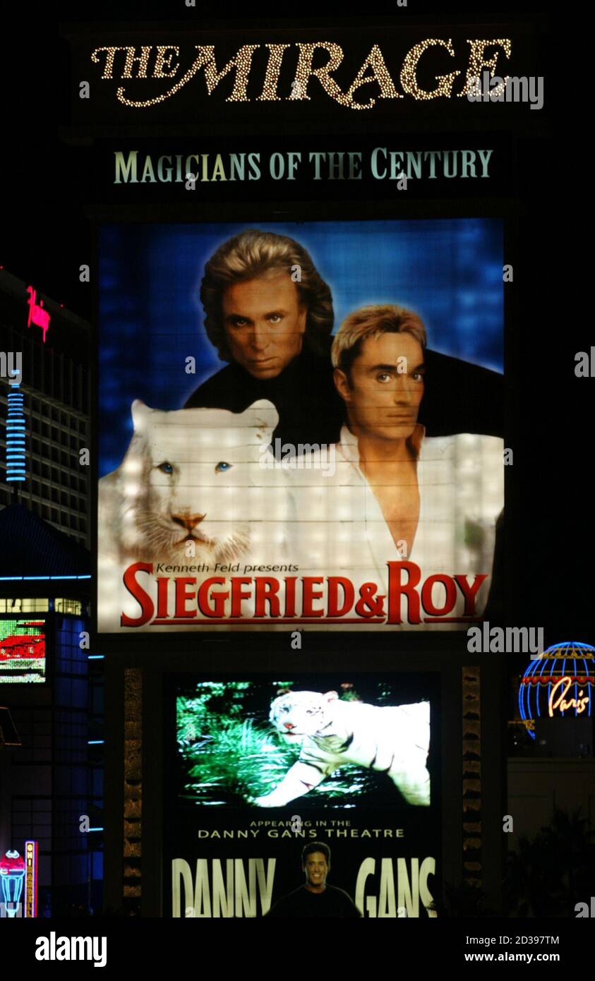 Siegfried & Roy tiger attack at The Mirage photo 1