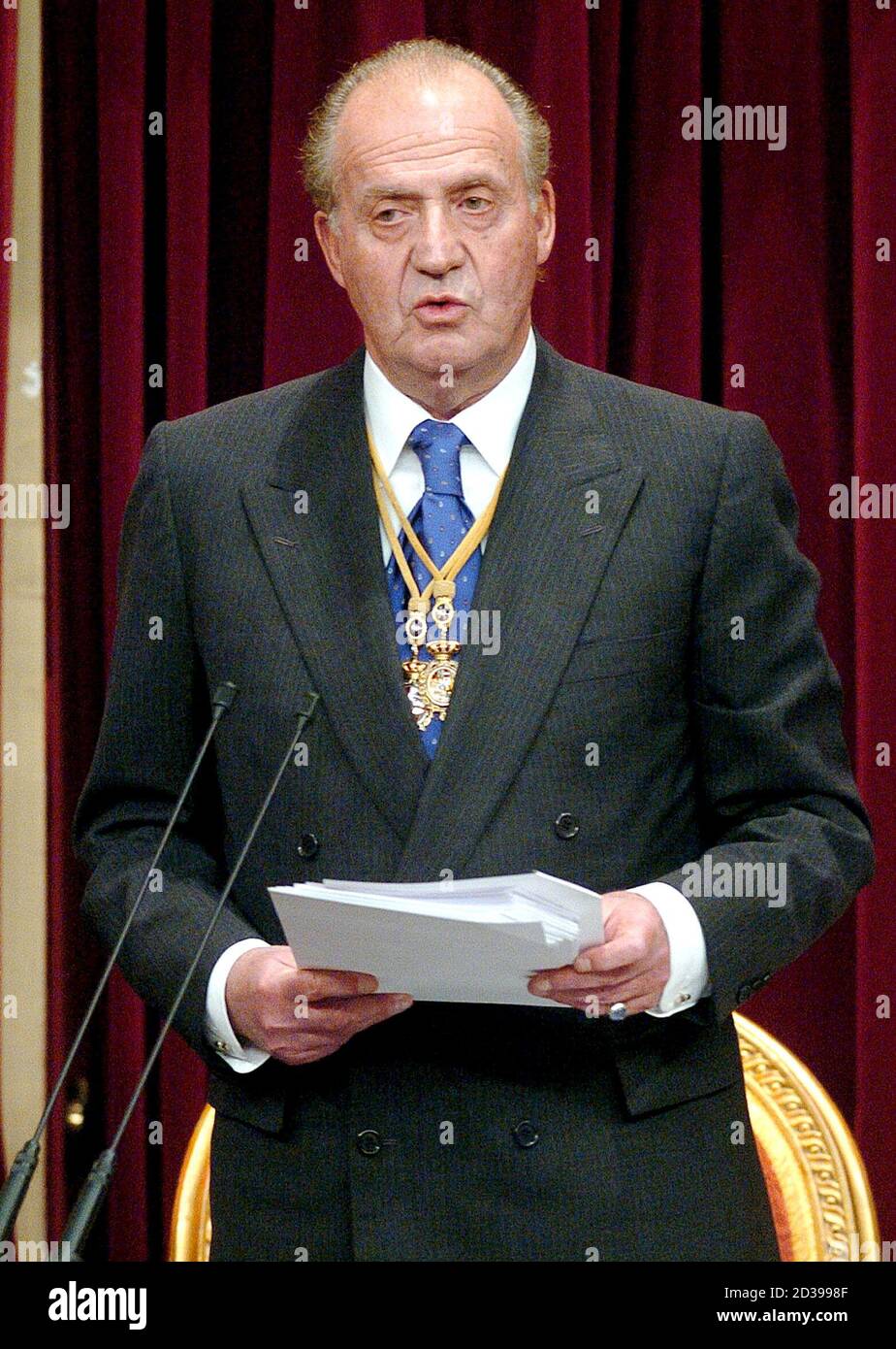 spanish-king-juan-carlos-delivers-his-speech-during-a-cerenomy-at-parliament-in-madrid-april-22-2004-king-juan-carlos-presided-over-the-traditional-opening-ceremony-of-the-viii-legislature-in-parliament-reuterspool-spgb-2D3998F.jpg