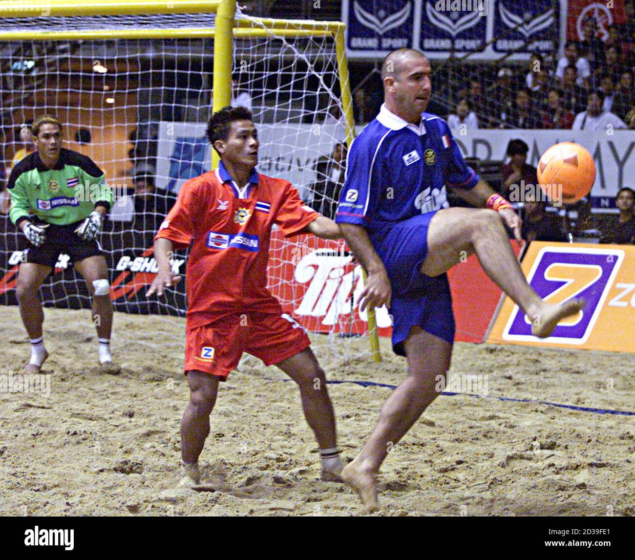 eric cantona beach soccer