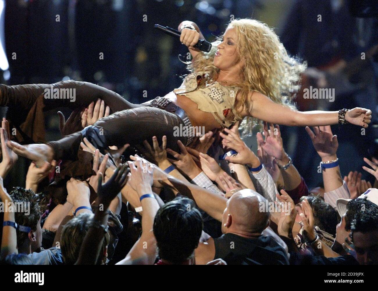 Shakira and fans hi-res stock photography and images - Alamy
