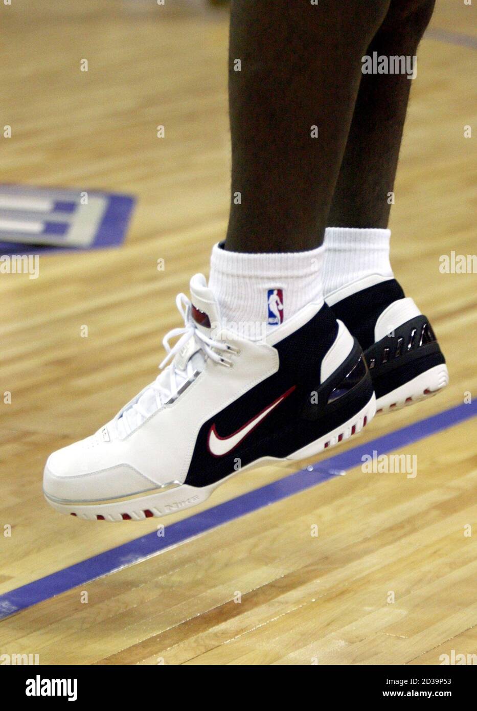 lebron shoes year by year