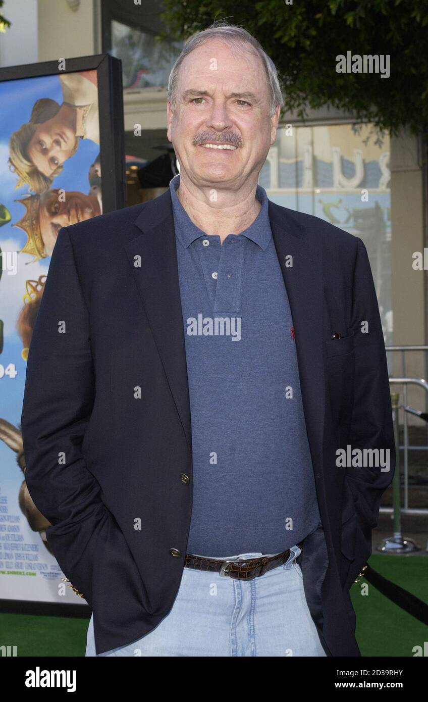 John Cleese Arrives For The Premiere Of The Film Shrek Hi-res Stock
