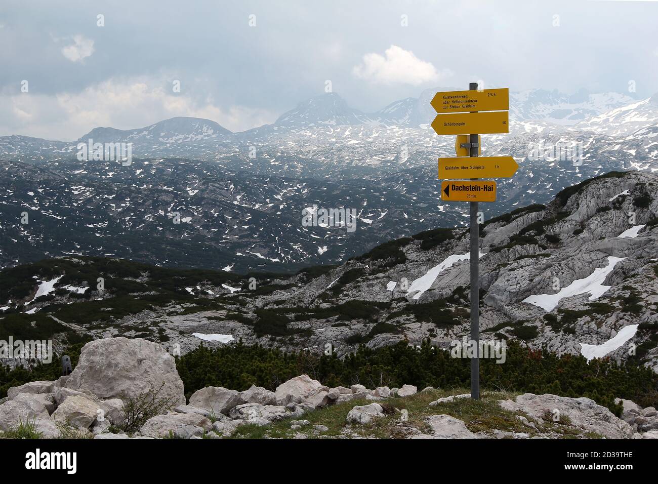 Shot high snowy mountain hi-res stock photography and images - Alamy