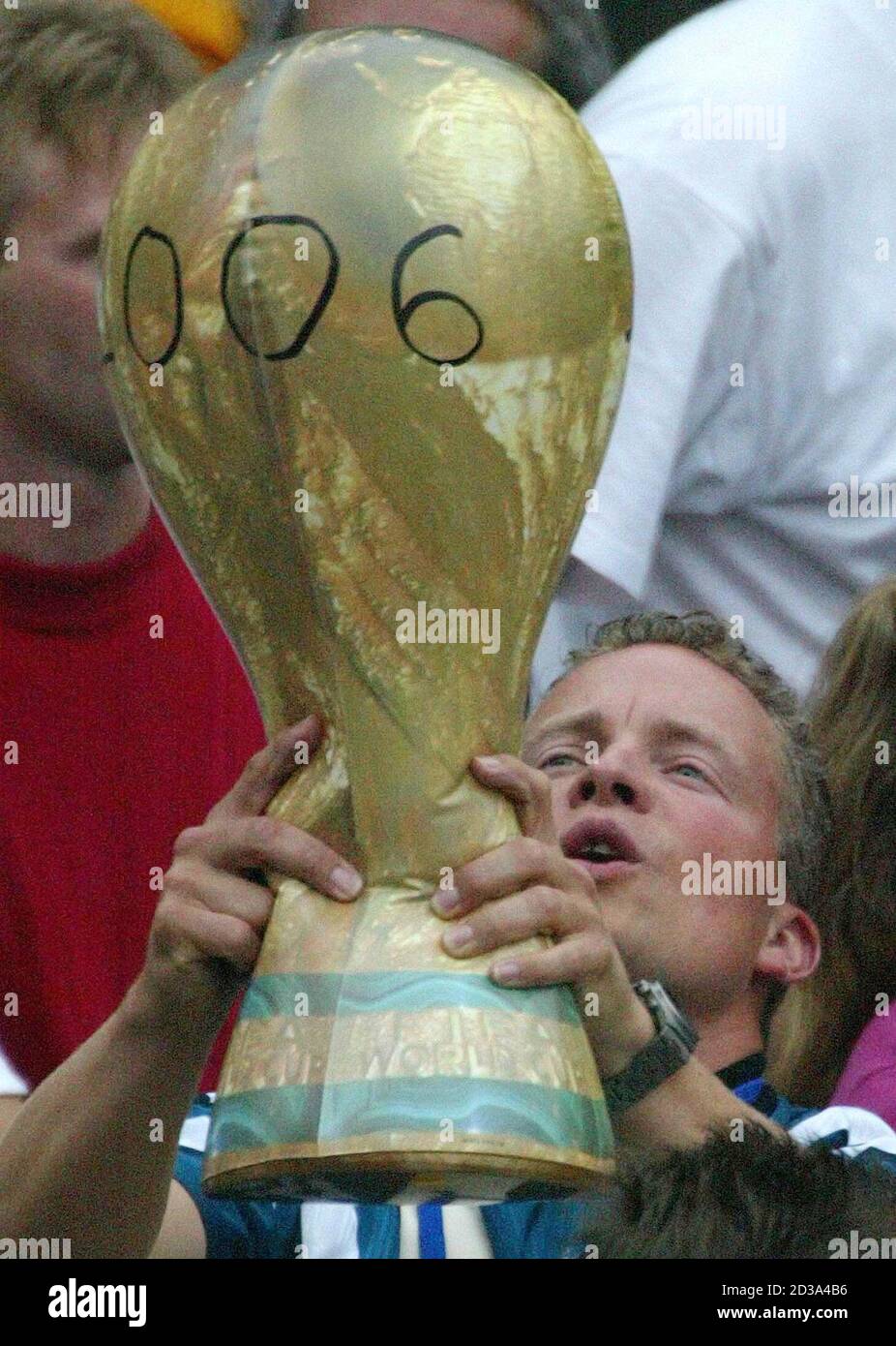 Brazil world cup 2002 final trophy hires stock photography and images
