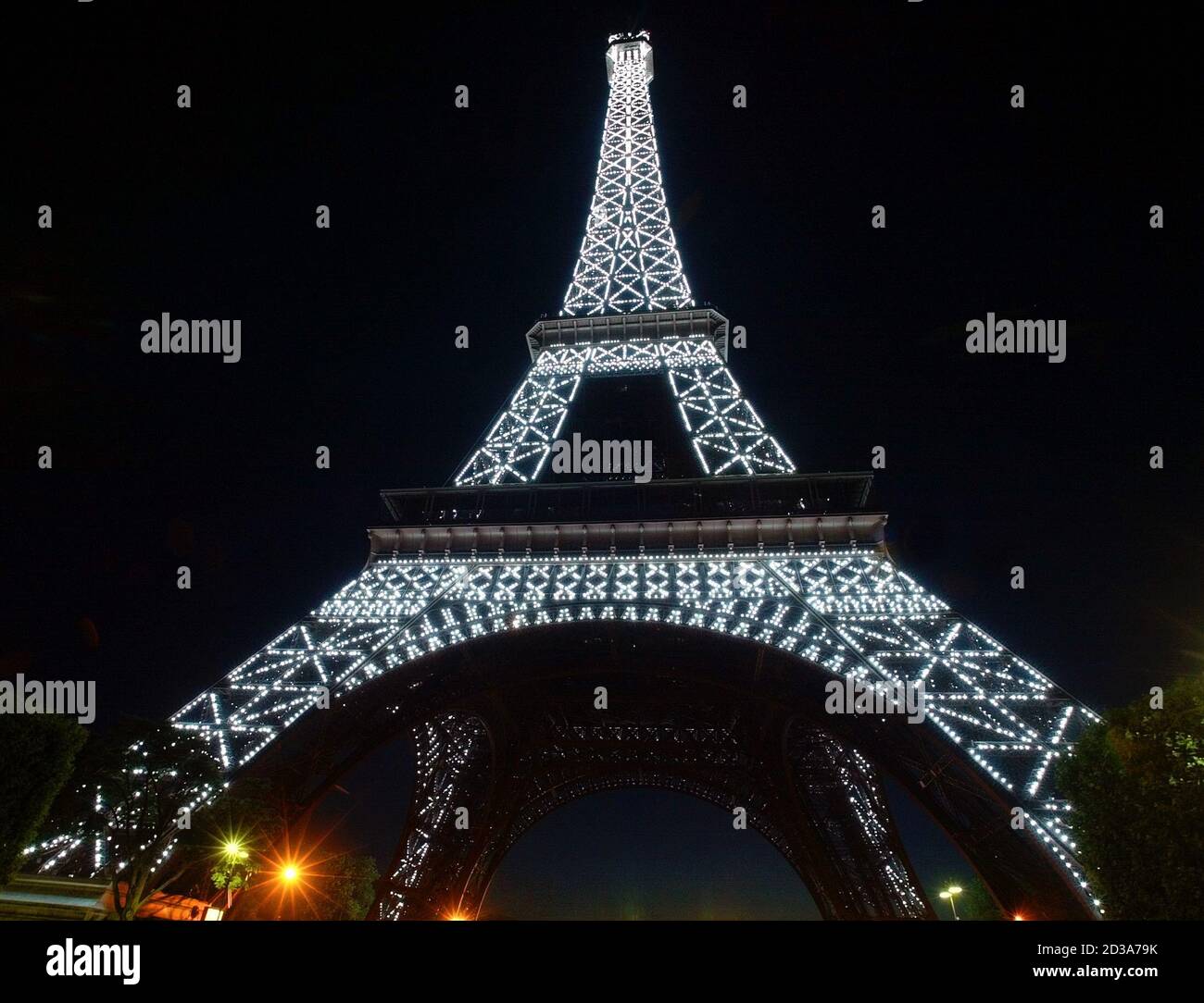 Eiffel tower lights off hires stock photography and images Alamy