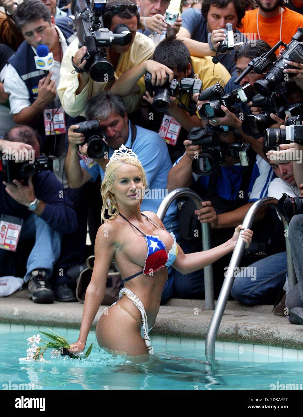 Argentine Actress And Model Luciana Salazar Poses At A Swimming Pool In Vina Del Mar Chile February 19 2005 Reuters Eliseo Fernandez Ef Stock Photo Alamy
