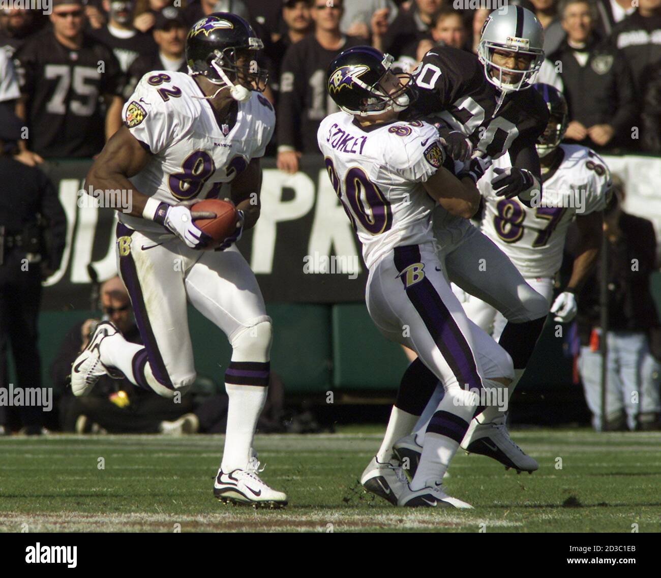 Baltimore Ravens' tight end Shannon Sharpe (82) runs for a 96-yard  touchdown in the first half against the Oakland Raiders in the AFC  Championship in Oakland January 14, 2001. Ravens wide receiver