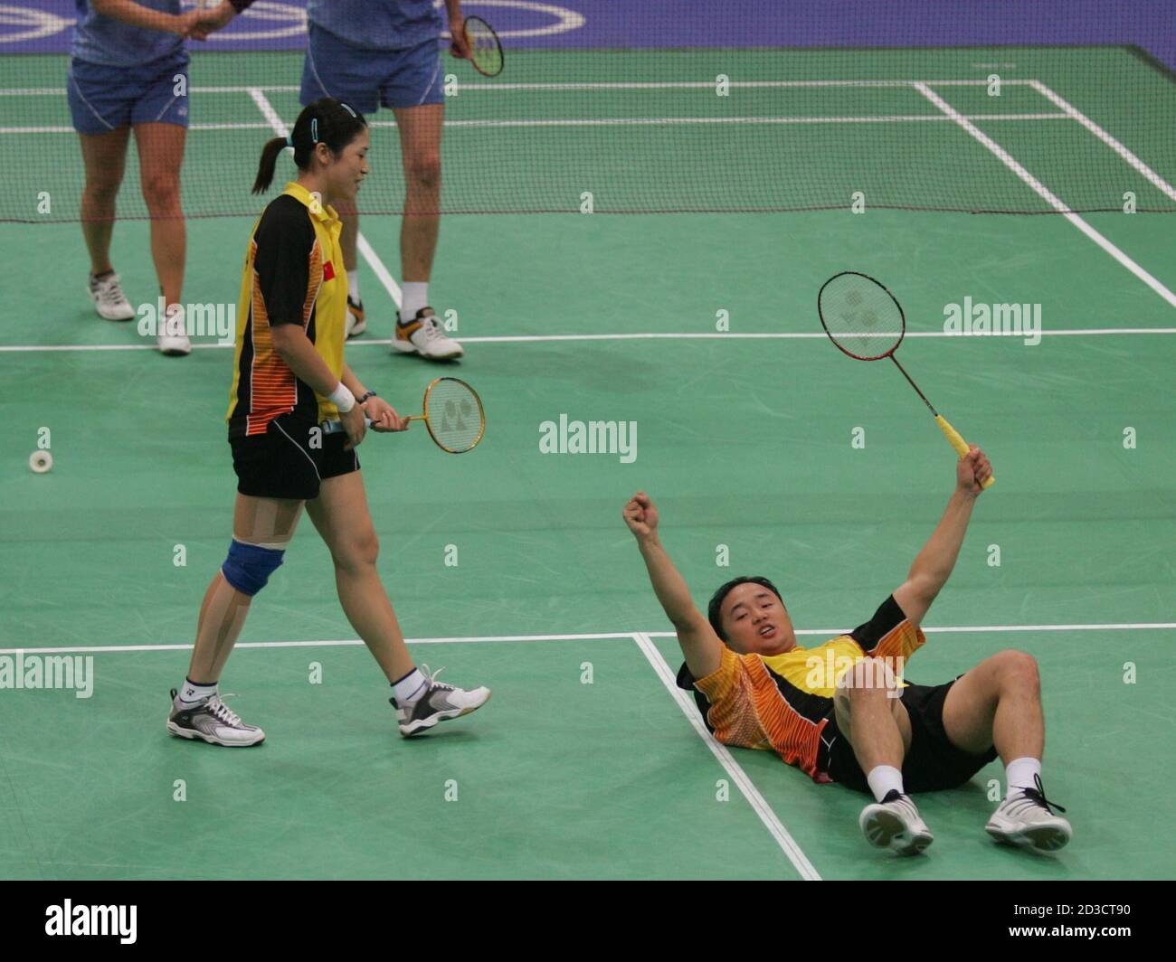Badminton olympic games 2004 mixed hi-res stock photography and images -  Alamy