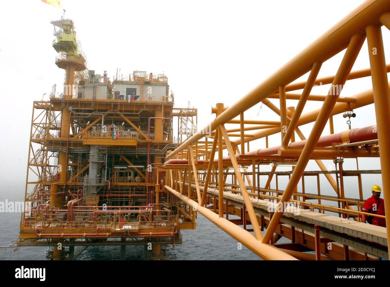 Iran oil fields hires stock photography and images Alamy