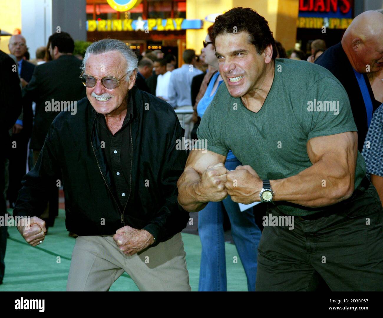 Lee ferrigno hulk hi-res stock photography and images - Alamy