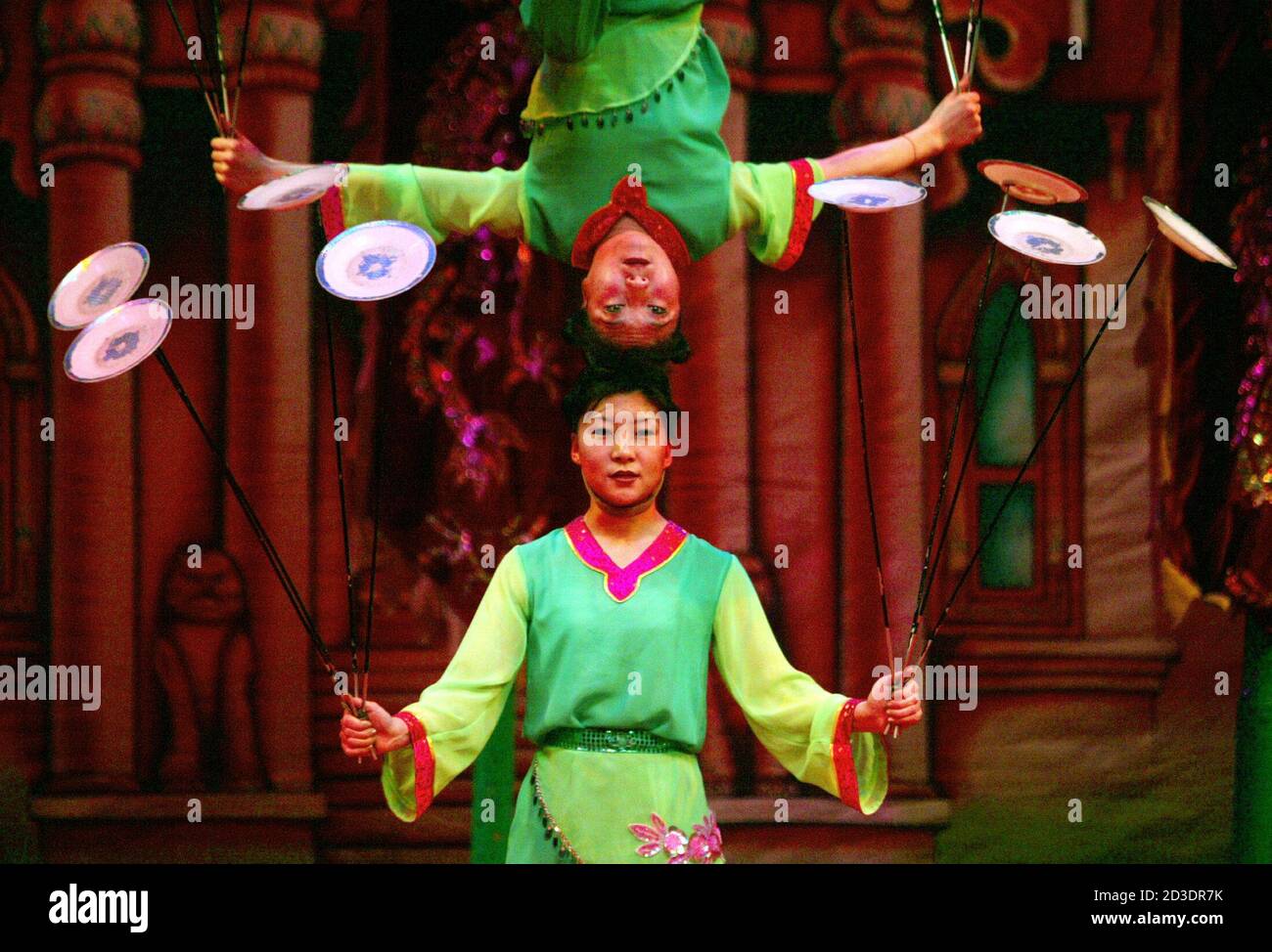 Ding ding dance hi-res stock photography and images - Alamy