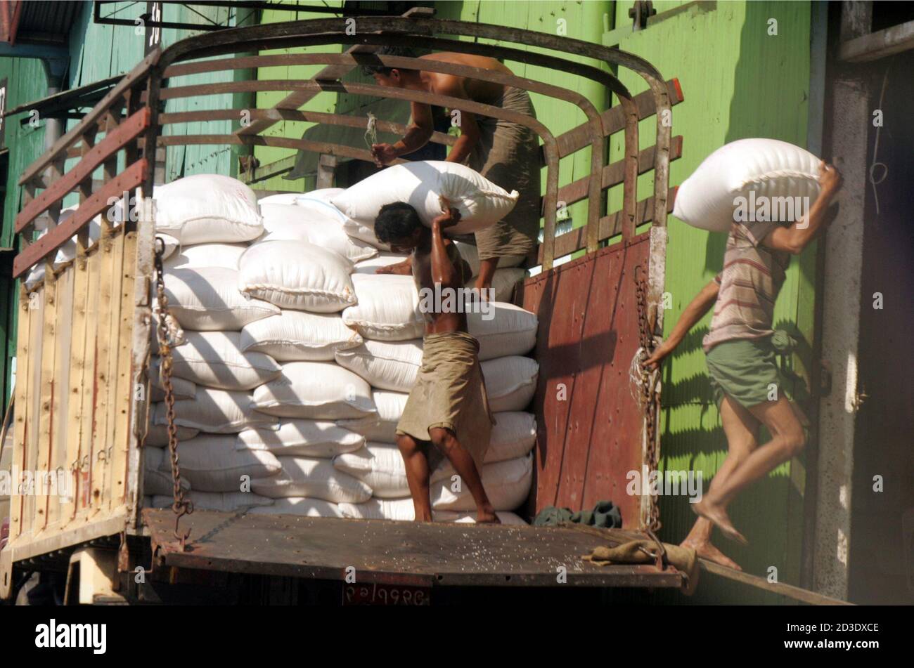 Myanmar rice sacks hi-res stock photography and images - Alamy