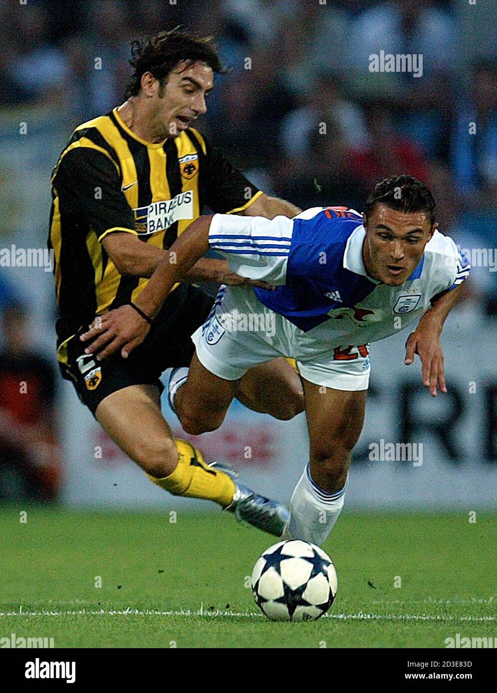 GRASSHOPPER CLUB MITRESKI (R) FIGHTS WITH AEK ATHEN BORBOKIS (L) FOR THE  BALL DURING CHAMPIONS LEAGUE QUALIFYER IN ZURICH Stock Photo - Alamy