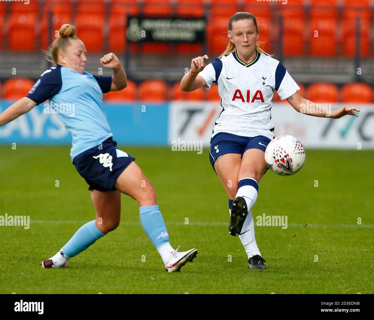 London city lionesses at the hive stadium hi-res stock photography and ...