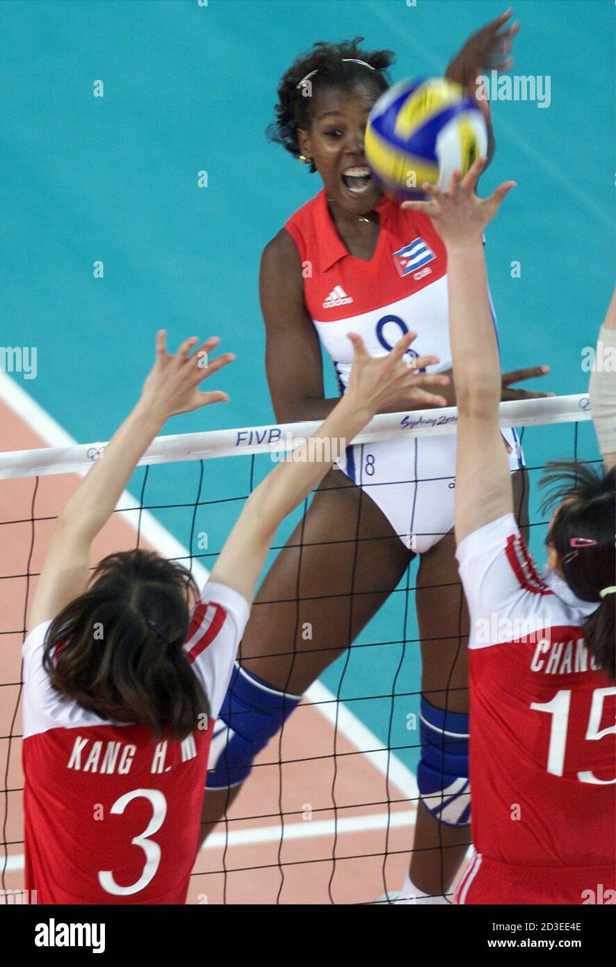 Cuba volleyball 2000 hires stock photography and images Alamy