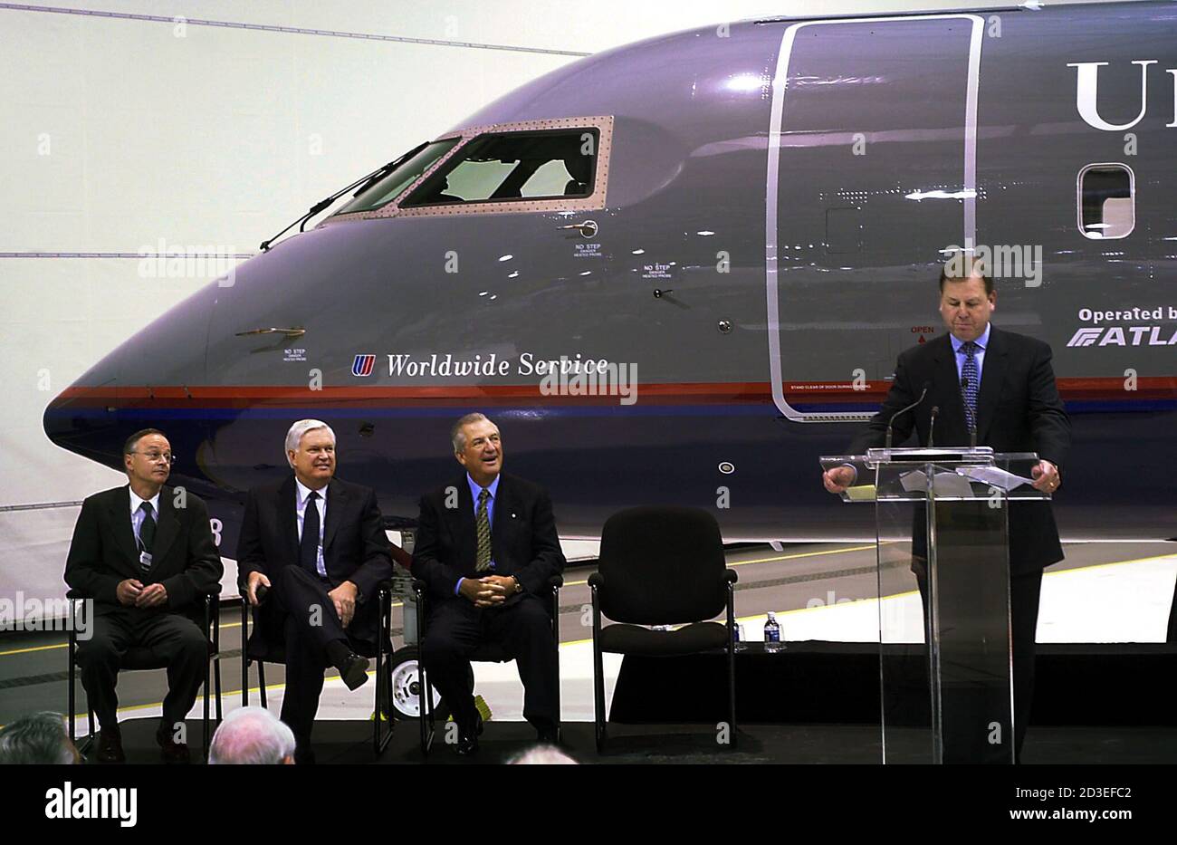 mikroskopisk galning øjeblikkelig Michael Graff, President and COO Bombardier Aerospace presents the 500th  CRJ aircraft, April 25, 2001 in Montreal. The aircraft is to be delivered  tomorrow to Atlantic Coast Airlines (ACA) in Sterling, Virginia.