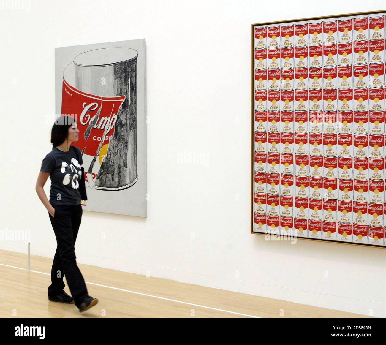 Andy warhol soup cans paintings hi-res stock photography and images - Alamy