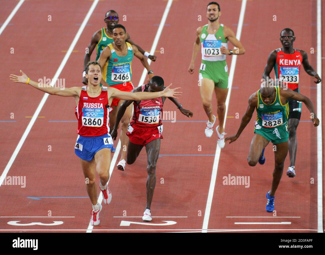 Финишный рывок. Спринтерский бег спринт. Спринтерский бег финиширование. Финиширование в беге на короткие дистанции. Легкая атлетика спринт финиш.