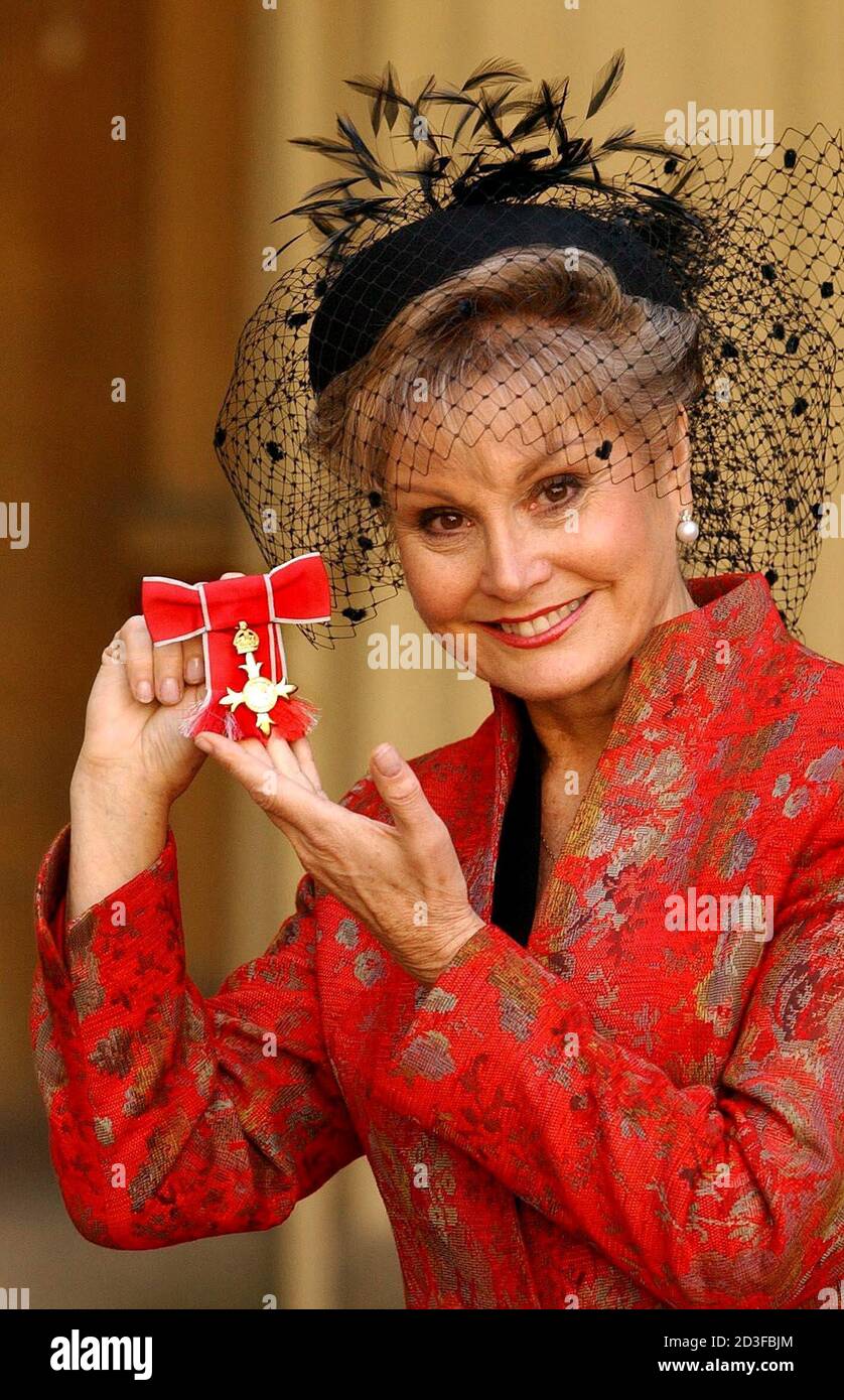 Angela rippon obe hi-res stock photography and images - Alamy