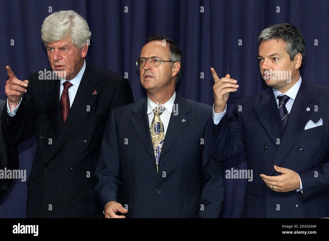 European Central Bank President Duisenberg German Finance Minister Eichel And Belgian Finance Minister Reynders At A Eu Finance Meeting In Liege European Central Bank President Wim Duisenberg L German Finance Minister Hans