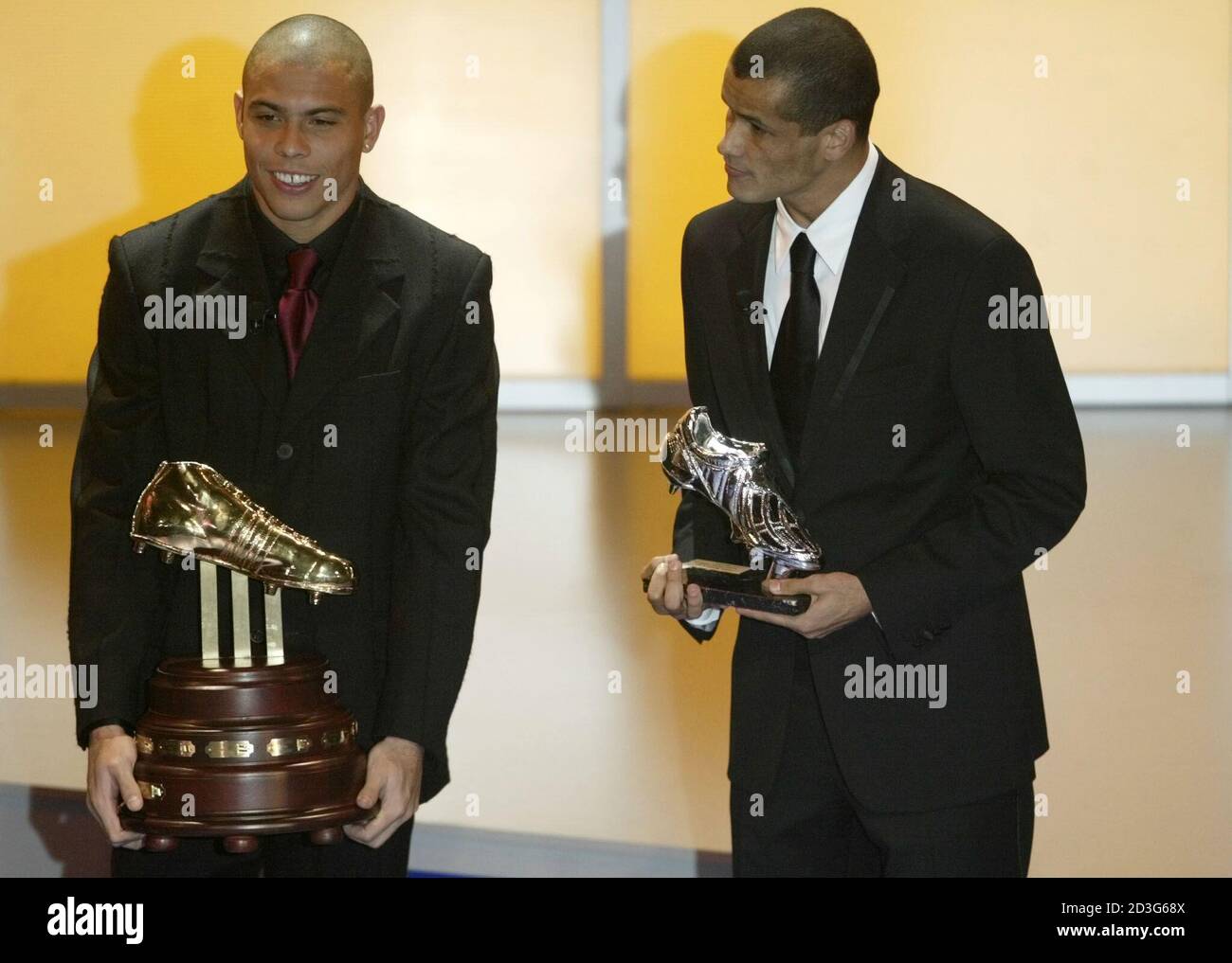 Rivaldo world cup trophy hires stock photography and images Alamy