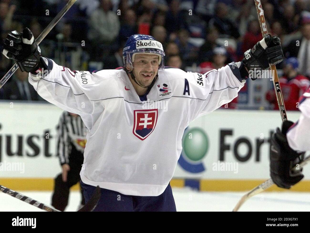 PETER BONDRA OF SLOVAKIA CELEBRATES 