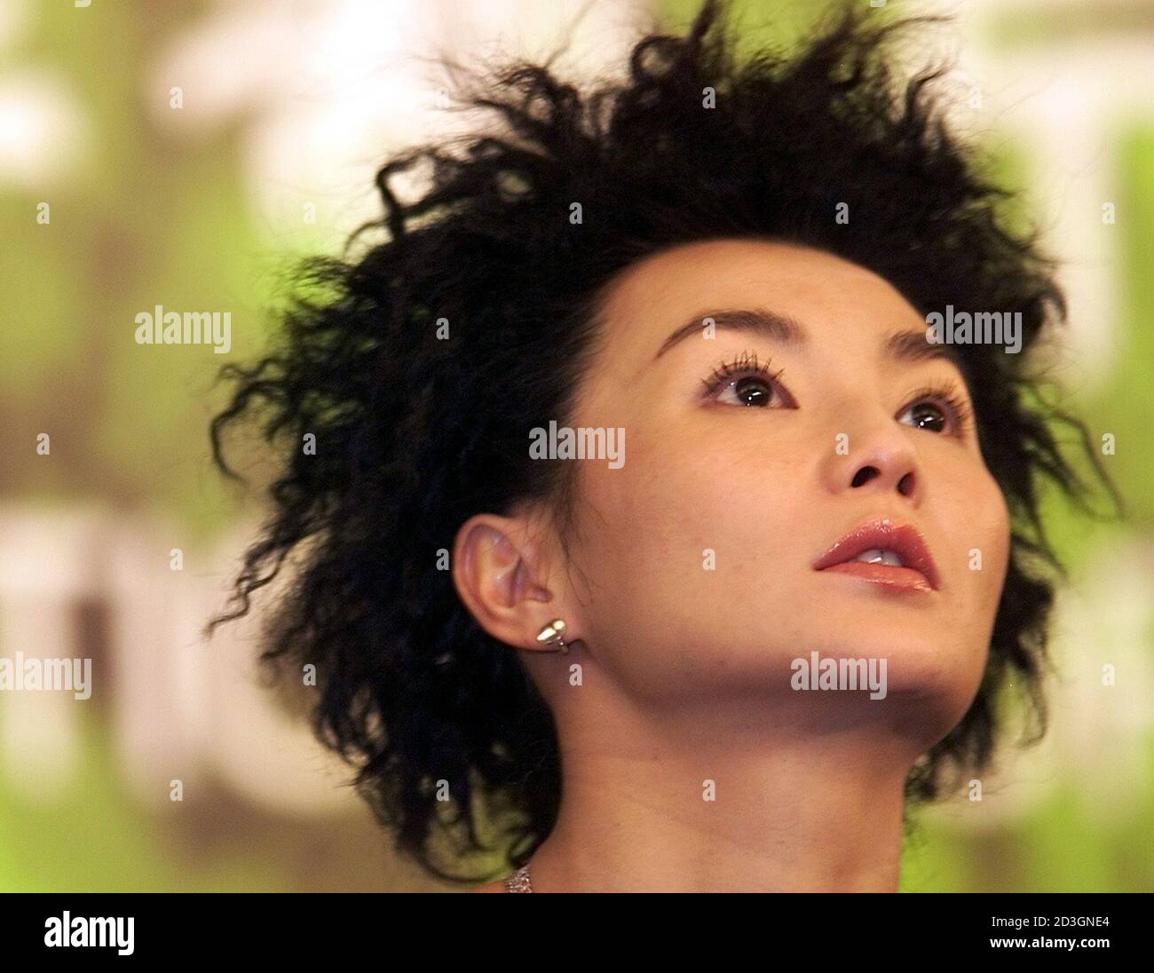 Hong Kong Actress Maggie Cheung Attends A News Conference At The Premiere Of Chinese Director Zhang Yimou S Latest Movie Hero At The Great Hall Of The People In Beijing December 14 02