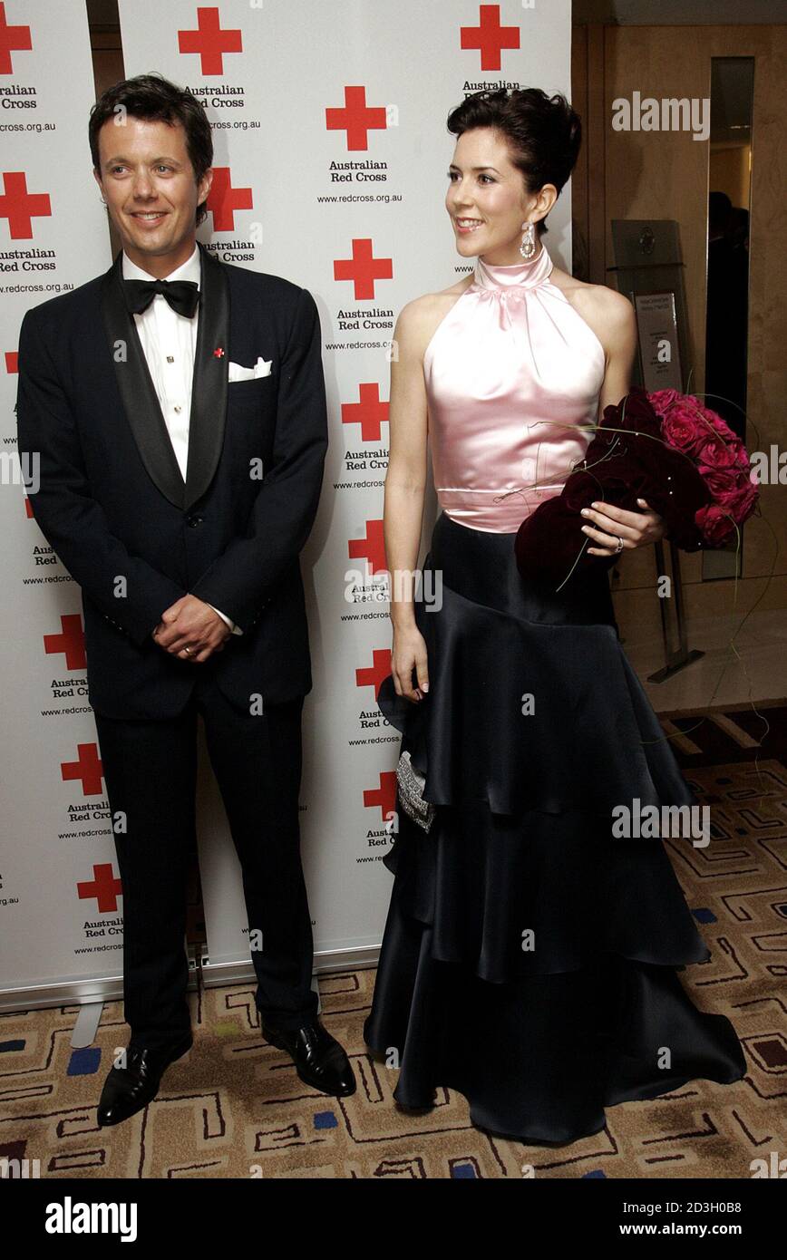 Ung dominere Numerisk Denmark's Crown Princess Mary and Crown Prince Frederik pose at the  Australian Red Cross 90th Anniversary Gala dinner in Sydney. Denmark's Crown  Princess Mary (R) and Crown Prince Frederik pose at the