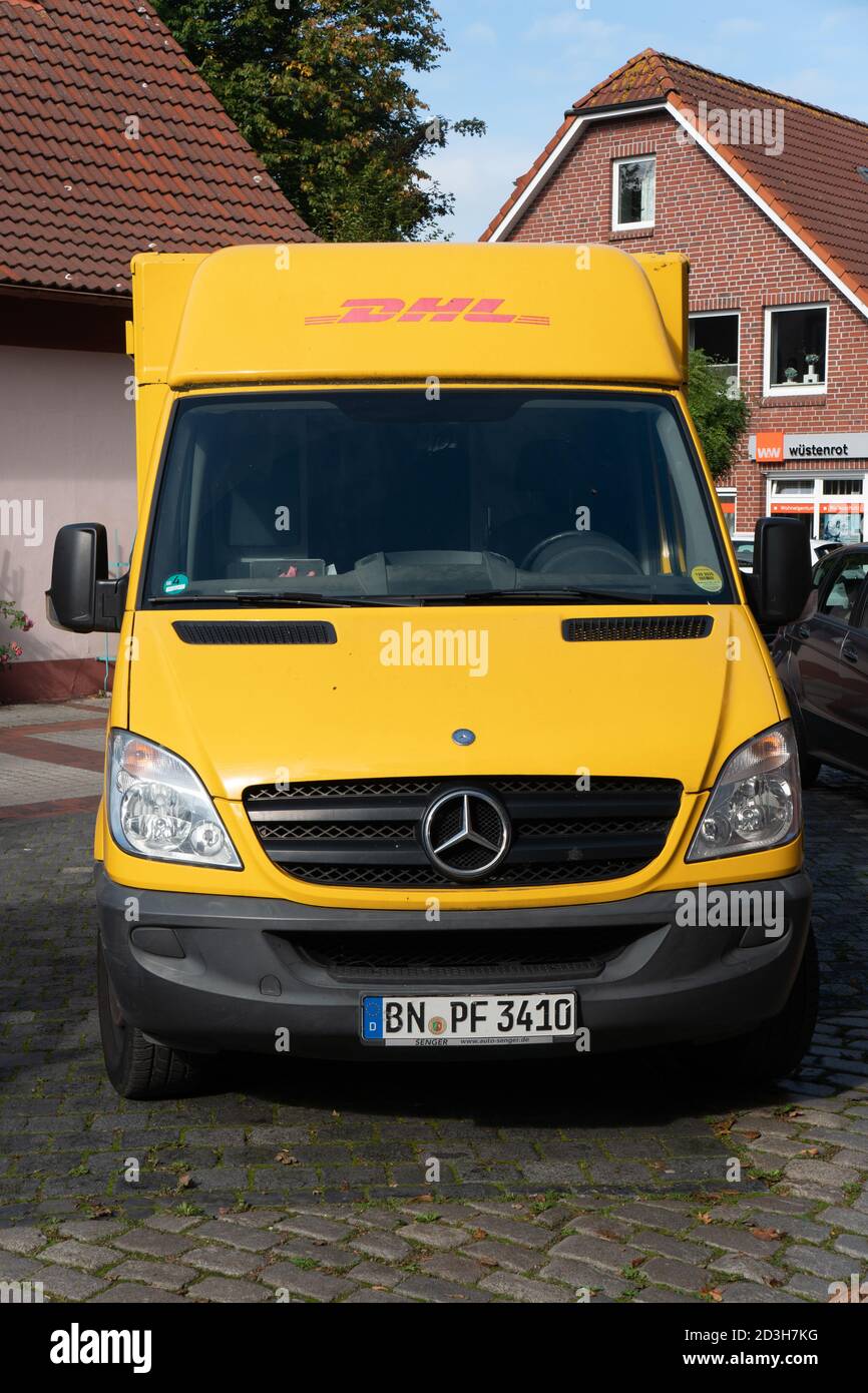 Dhl hi-res stock photography and images - Page 23 - Alamy