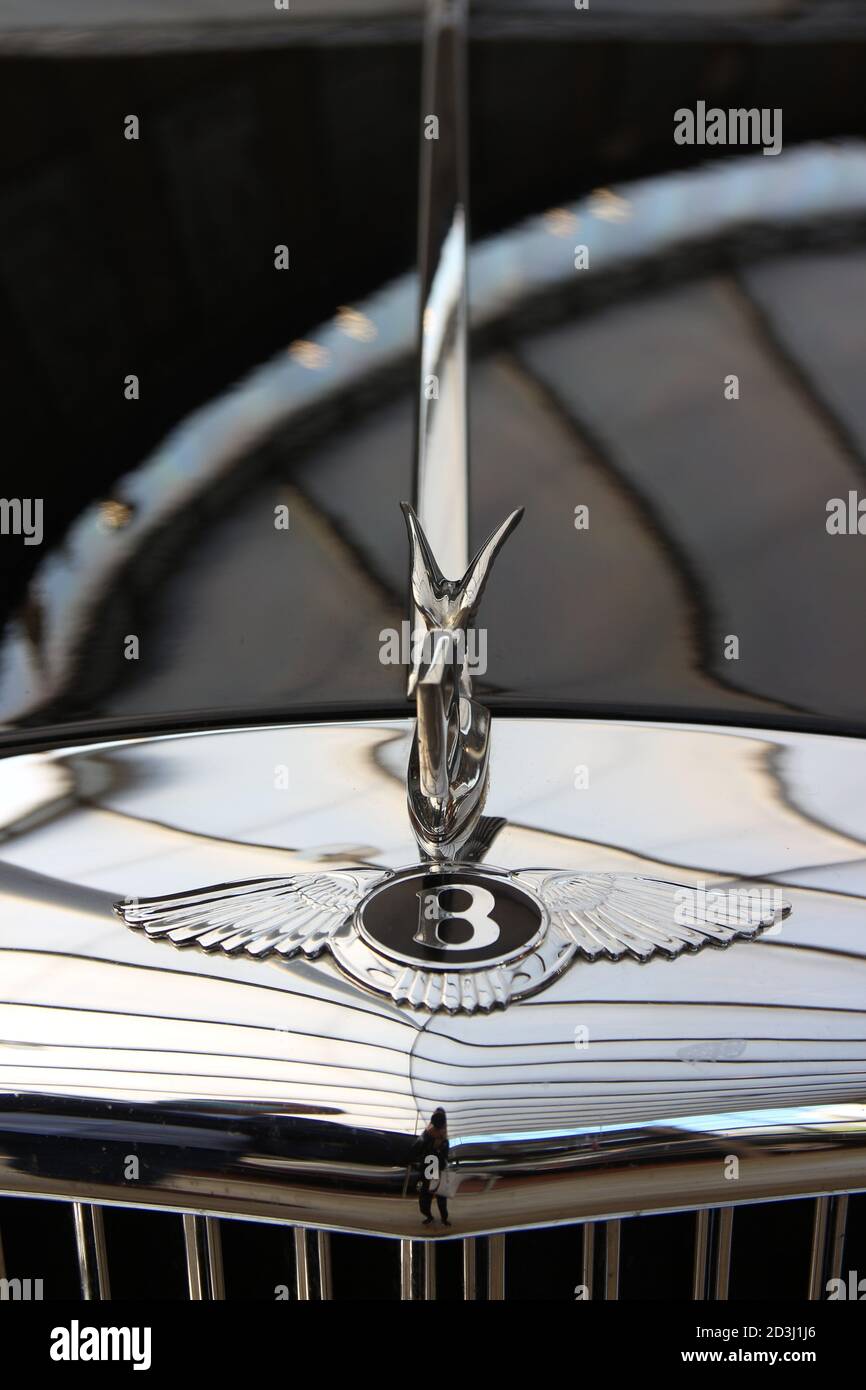 Bentley hood ornament hires stock photography and images Alamy