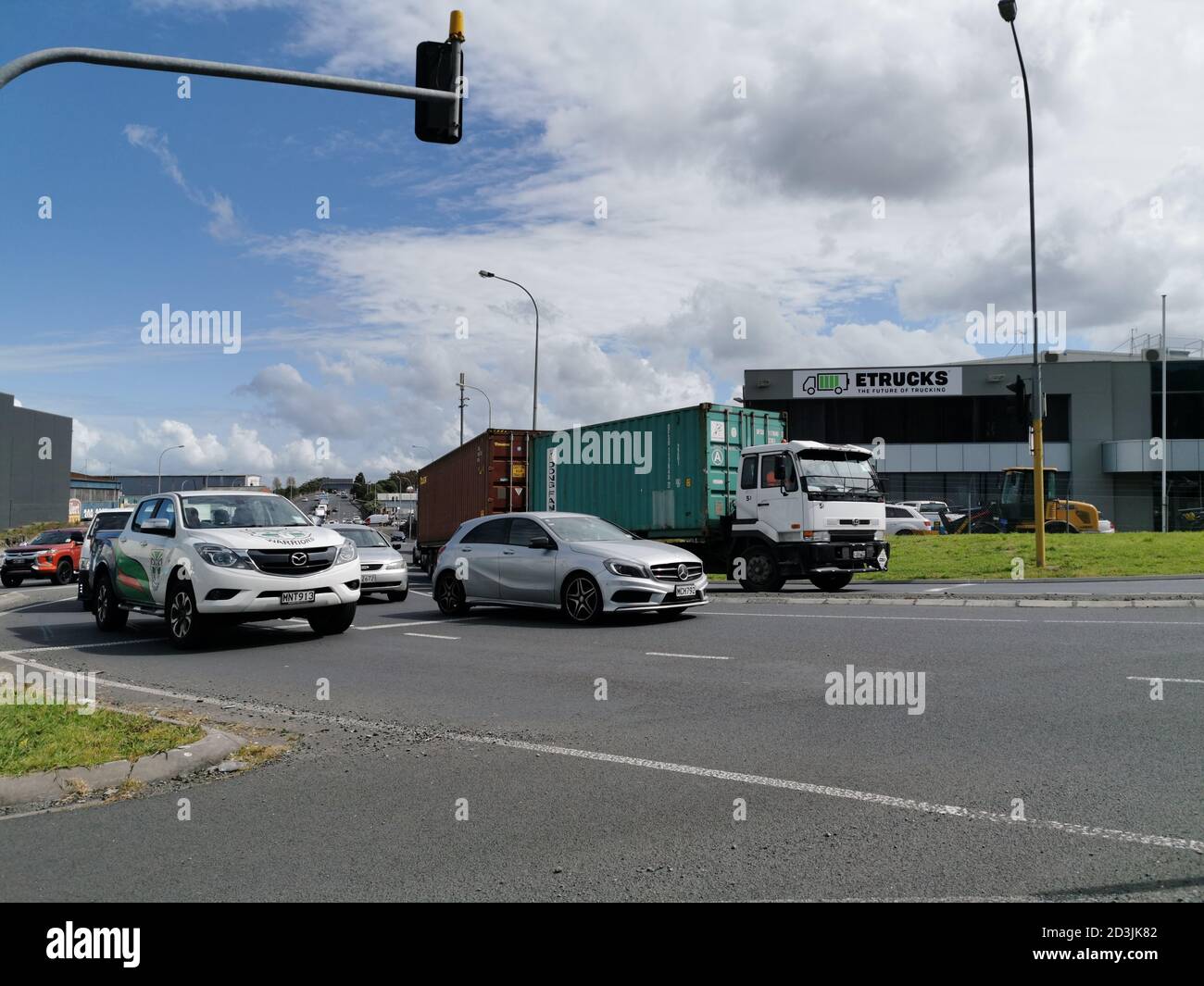 View of cars stopped at traffic light at S Eastern Hwy Stock Photo Alamy