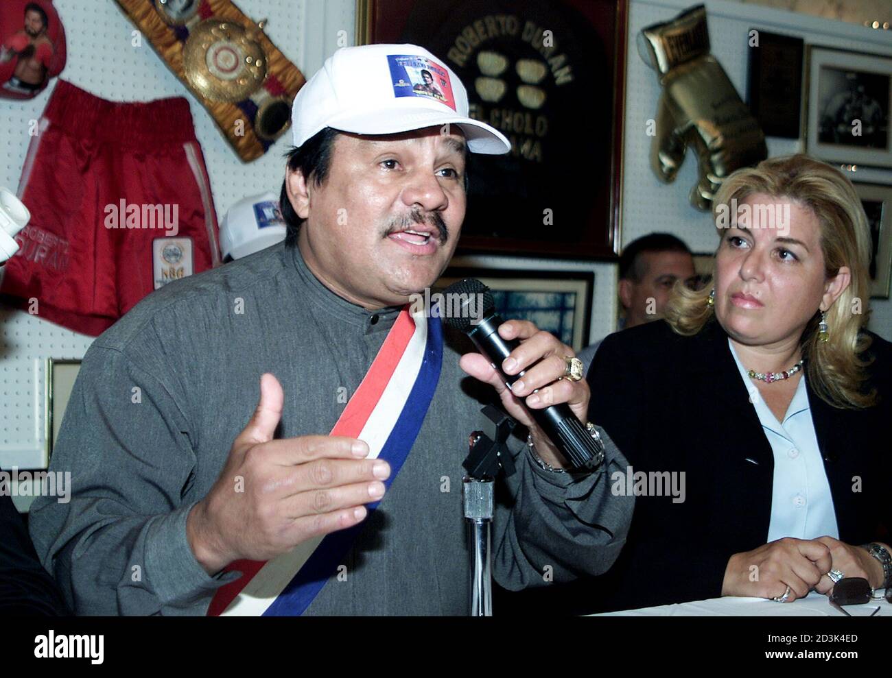 Felicidad roberto duran hires stock photography and images Alamy