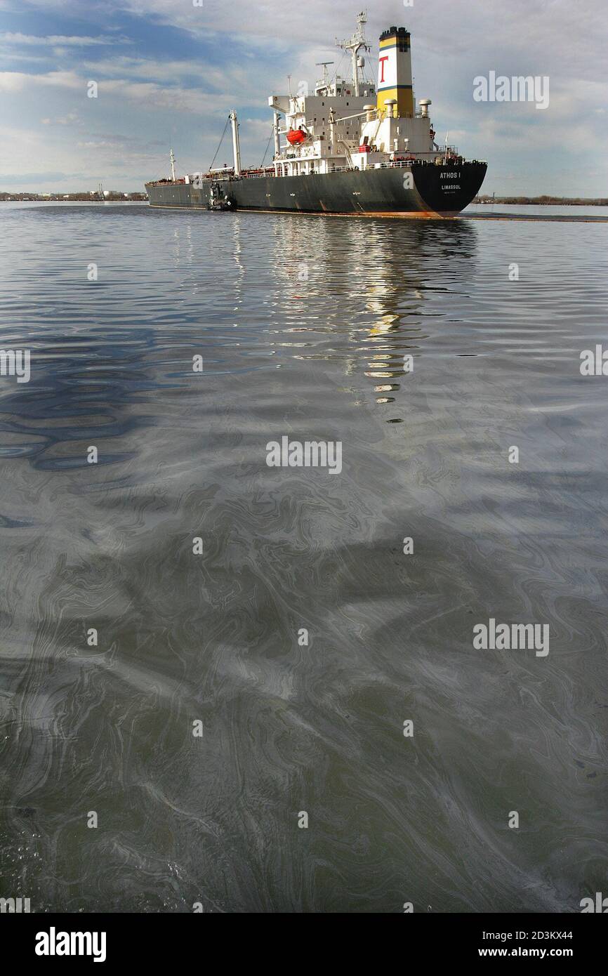 Leaking oil tanker hires stock photography and images Alamy