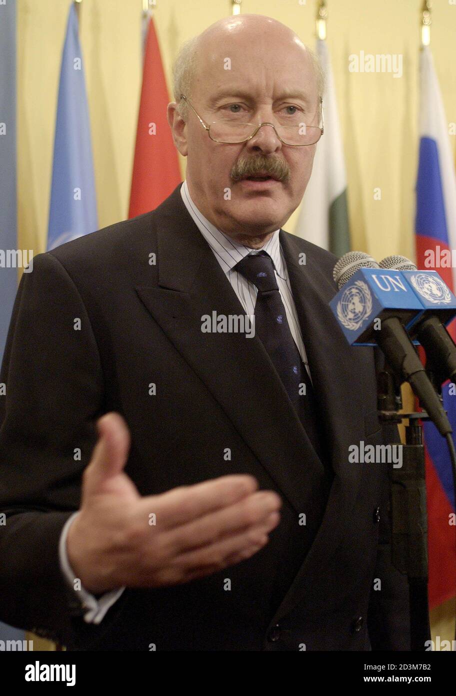 German Ambassador to the United Nations Gunter Pleuger speaks after a United Nations Security Council vote in New York, March 28, 2003. The U.N. Security Council on Friday voted unanimously to tap billions of dollars in Iraqi oil revenues to purchase food and medicine for Iraq's people who face a possible humanitarian crisis in the war. The 15-0 vote to restart the oil-for-food program, which provides basic goods to 60 percent of Iraq's 26 million people, came after a week of rancorous negotiations. REUTERS/Chip East  CME/GN Stock Photo
