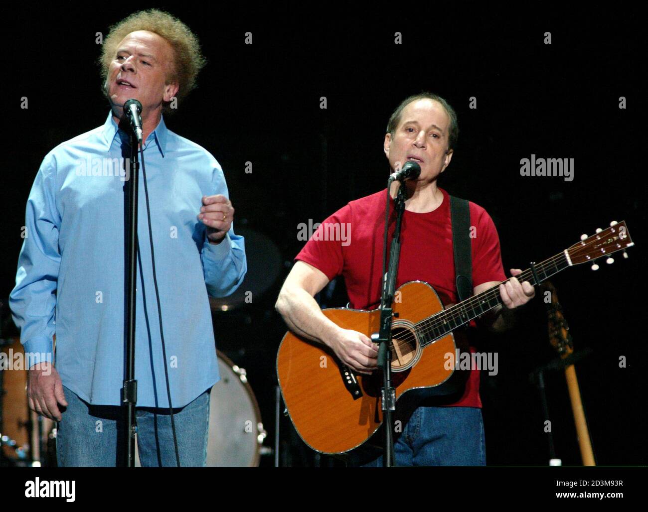 Garfunkel Simon and garfunkel concert hi-res stock photography and images - Alamy