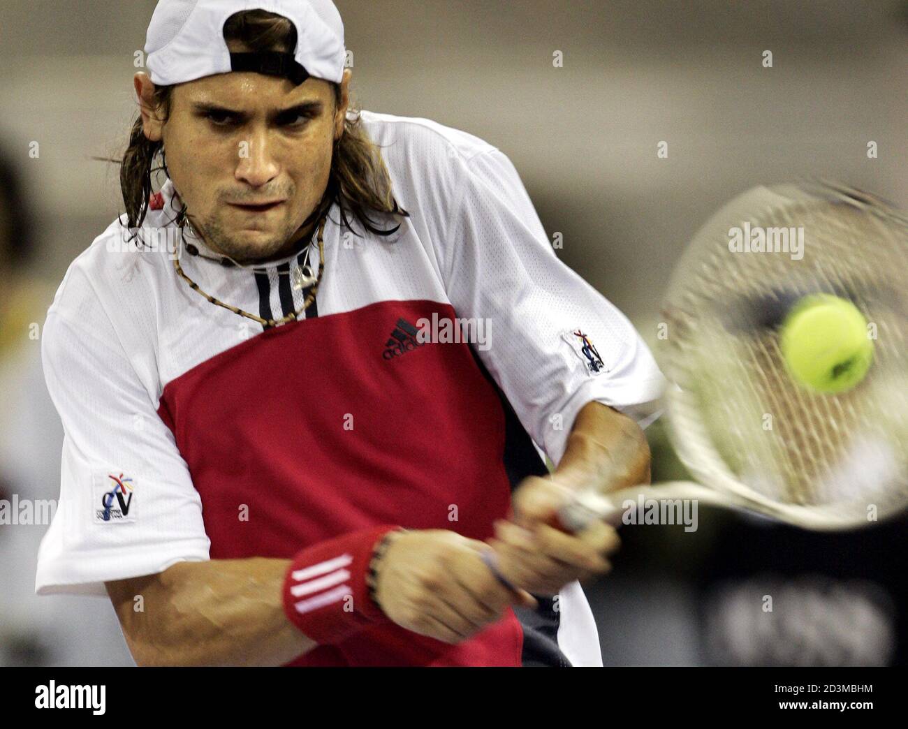 Spain's David Ferrer returns the ball to compatriot Alex Corretja during  the Madrid Masters tennis tournament, October 18, 2004. Corretja won 7-5  6-1. REUTERS/Andrea Comas AC/DL Stock Photo - Alamy