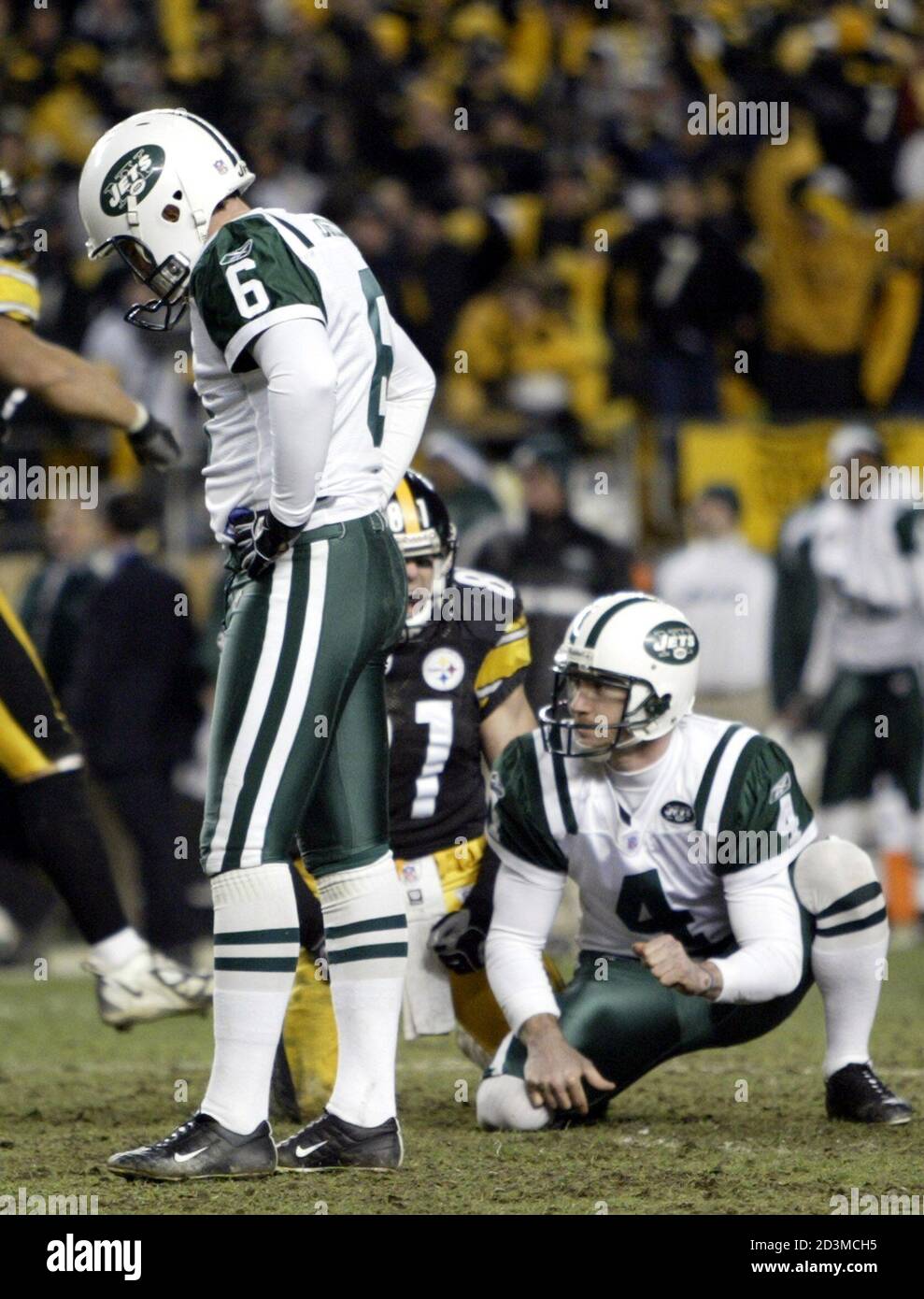Doug Brien (6) reacts after missing a 43-yard field goal attempt, with four  seconds left in their AFC Divisional playoff game against the Pittsburgh  Steelers, in Pittsburgh, January 15, 2005. Brien's kick