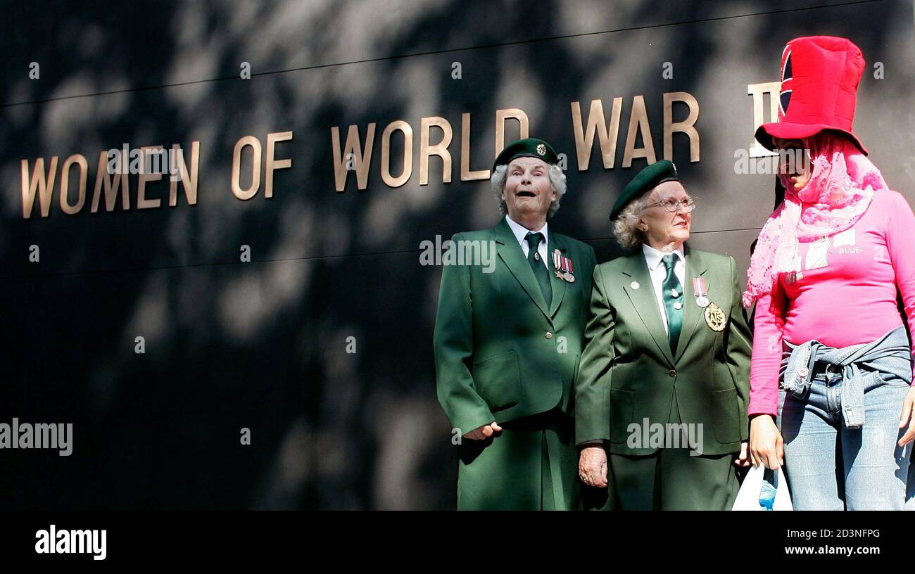 The women at world war ii hi-res stock photography and images - Alamy