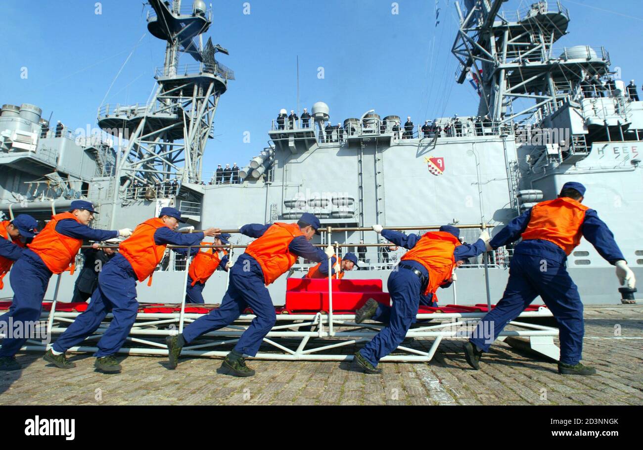 Ramp operations hi-res stock photography and images - Alamy