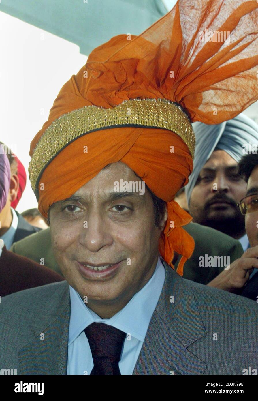 Chaudhry Pervaiz Elahi, chief minister of Pakistan's Punjab province, is seen at the Confederation of Indian Industry (CII) fair in the northern Indian city of Chandigarh December 3, 2004. REUTERS/Ajay Verma  AH/TW Stock Photo