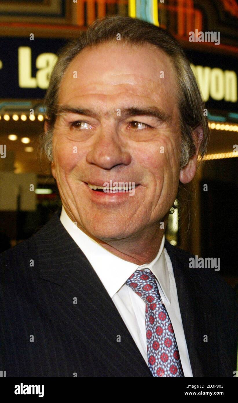 Actor Tommy Lee Jones poses at the premiere of his new psychological  thriller film 