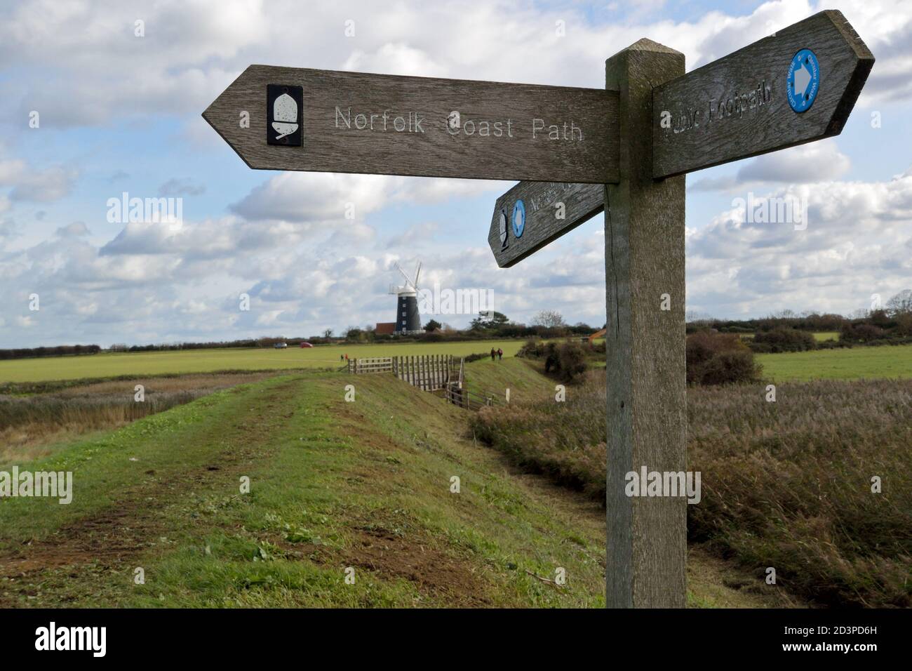 Norfolk Coast Path National Trail sign near Burnham Overy Staithe Windmill, Norfolk, UK Stock Photo